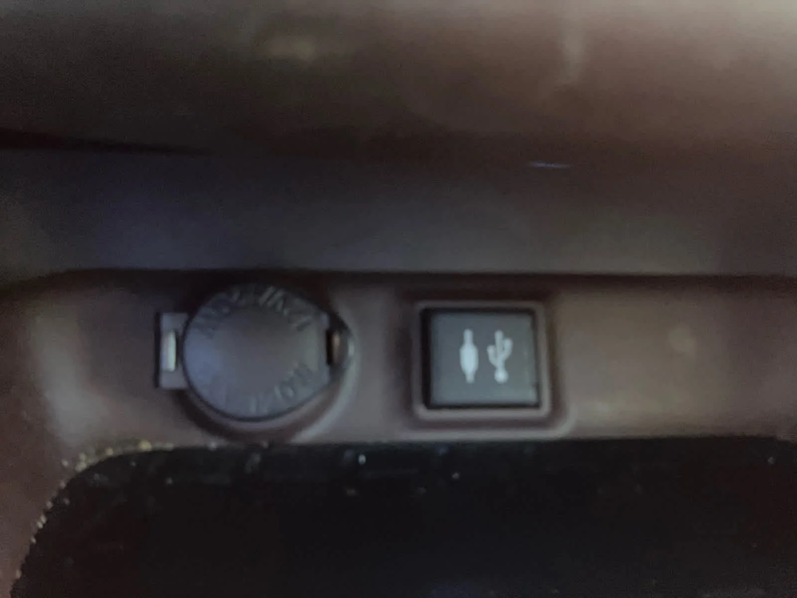 Used 2019 Blizzard Pearl Toyota Limited image 31