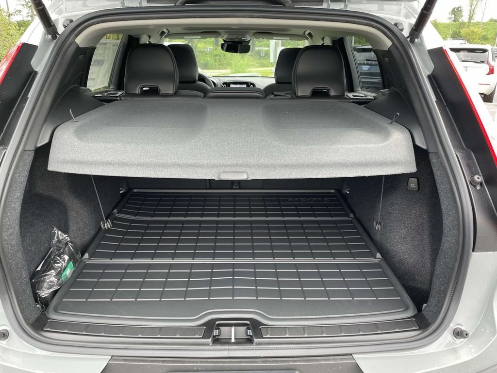 2026 Volvo XC40 Plus - Photo 34