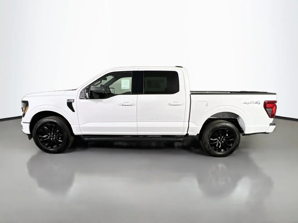 New 2026 Oxford White Ford XLT image 5