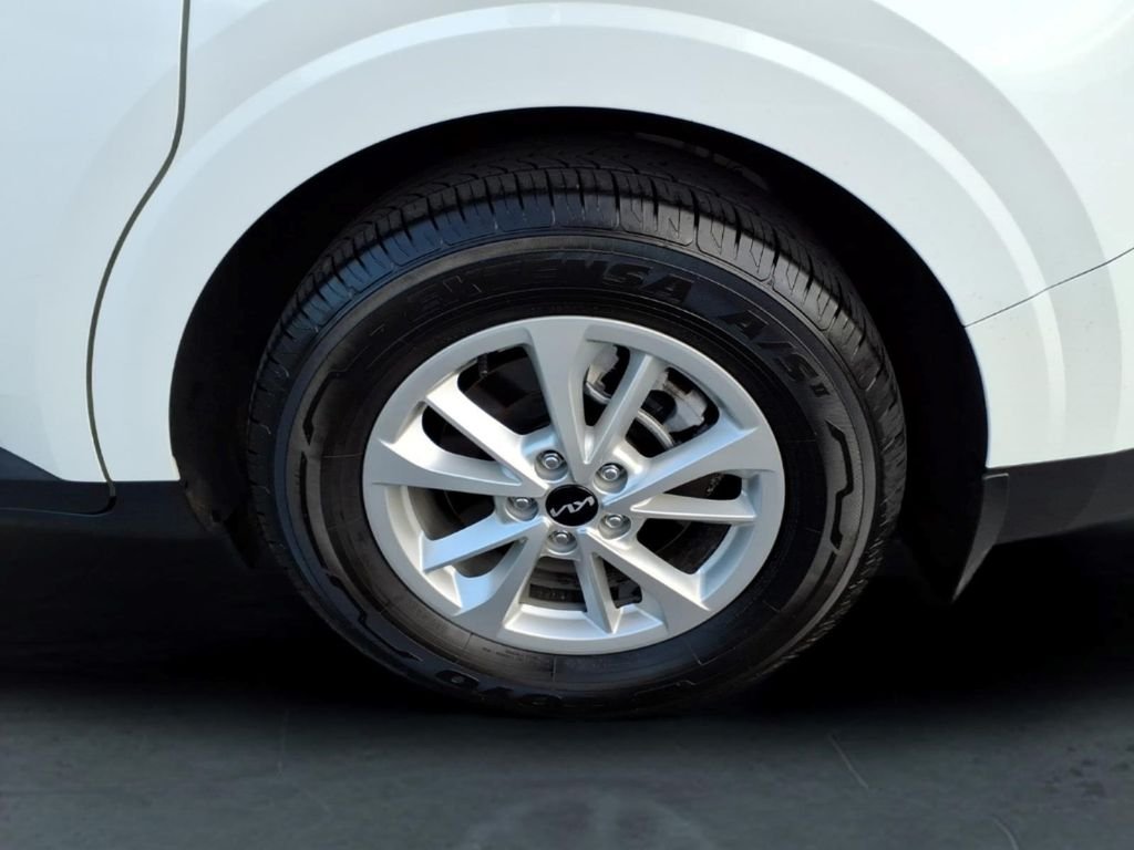 Used 2024 White Kia LX image 14