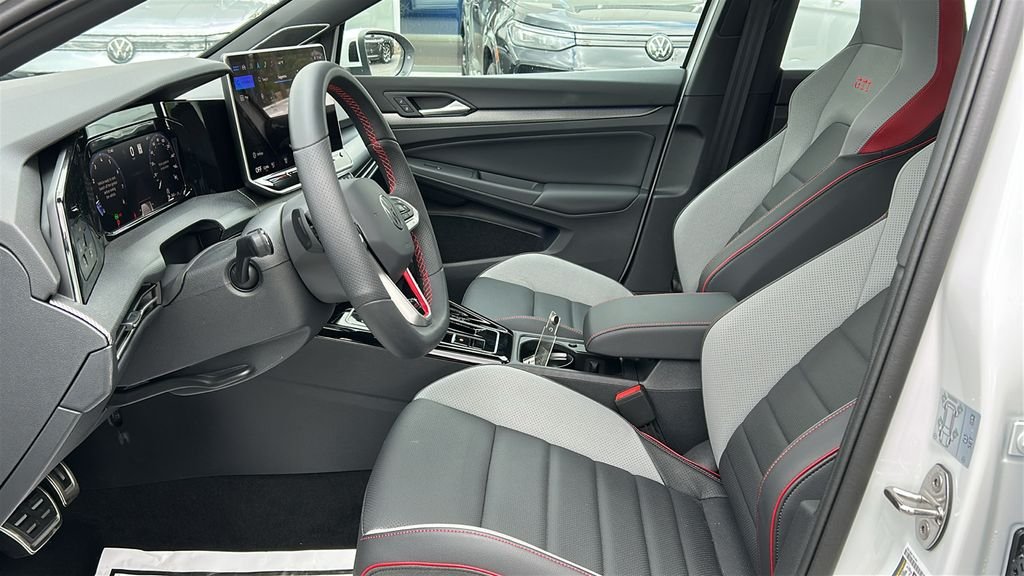 2025 Volkswagen Golf GTI SE - Photo 10