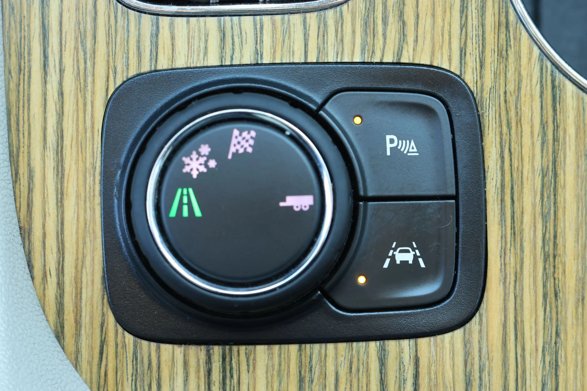 Used 2017 White GMC Denali image 15
