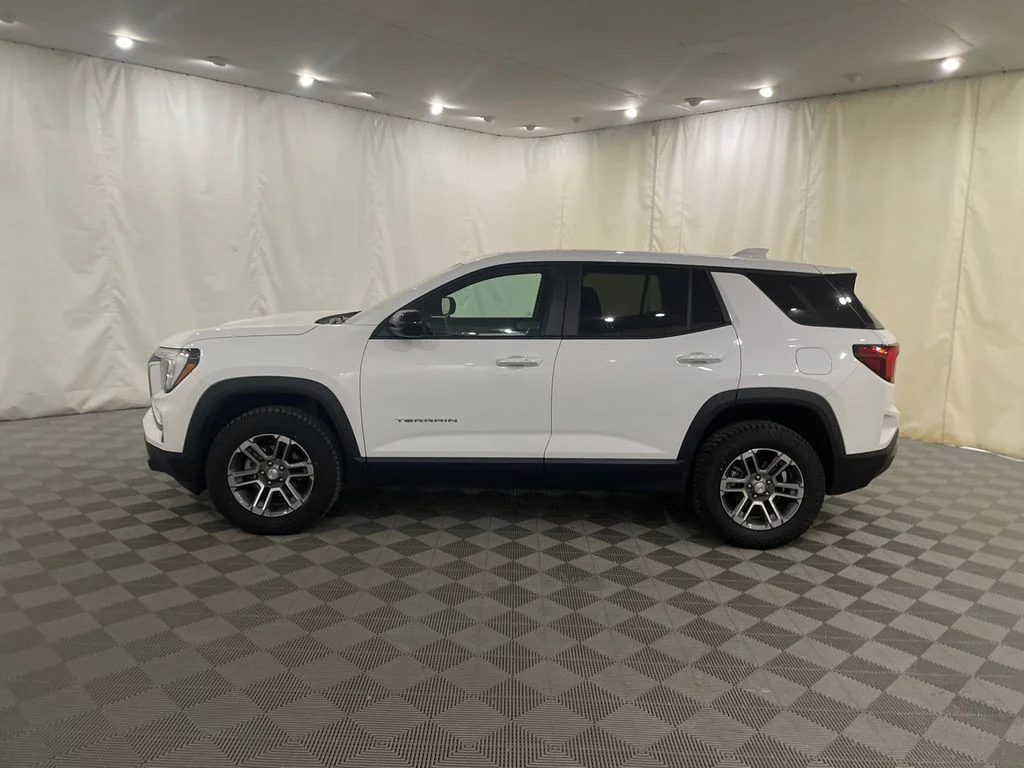 Used 2026 Summit White GMC Elevation image 9