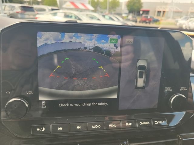 Used 2024 Silver Nissan SL image 21