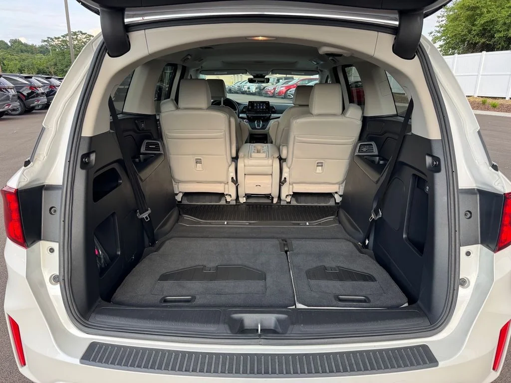 Used 2025 White Honda EX-L image 19