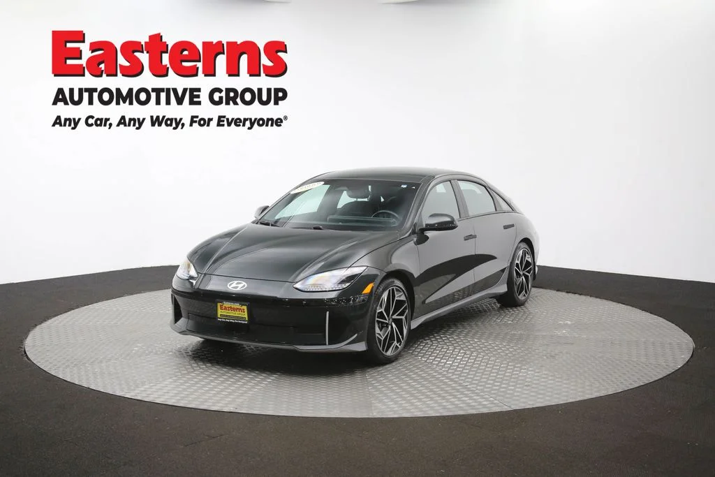 Used 2023 Green Hyundai SEL image 55