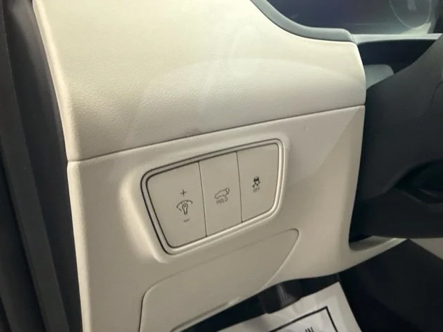 Used 2023 Silver Hyundai SEL image 21