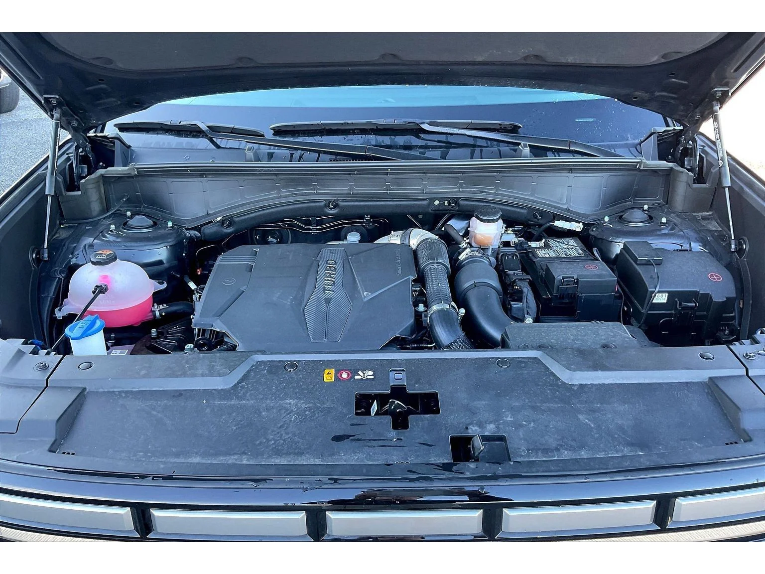 Used 2025 Black Hyundai SE image 8