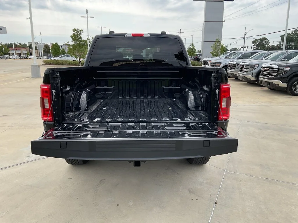 Used 2023 Black Ford XLT image 9