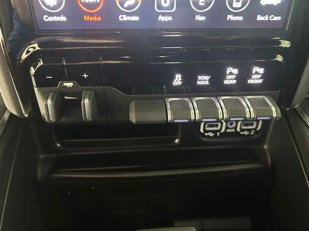 Used 2020 Blue Ram Laramie image 53