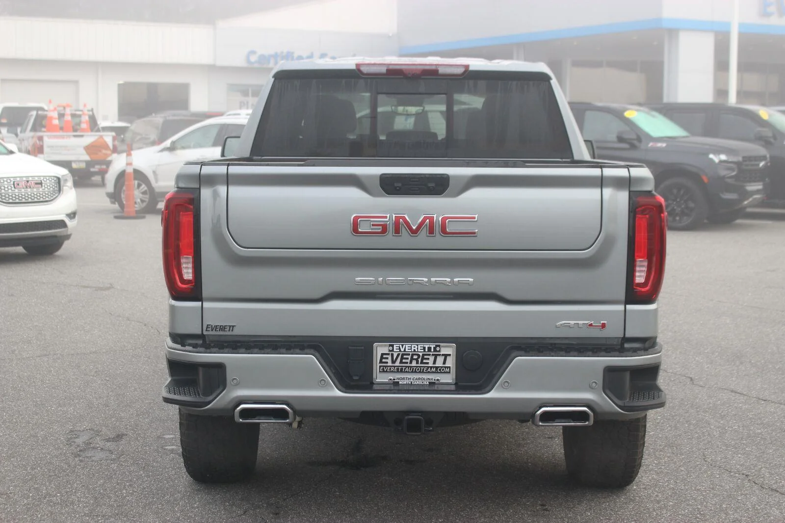 Used 2025 Sterling Metallic GMC AT4 image 6