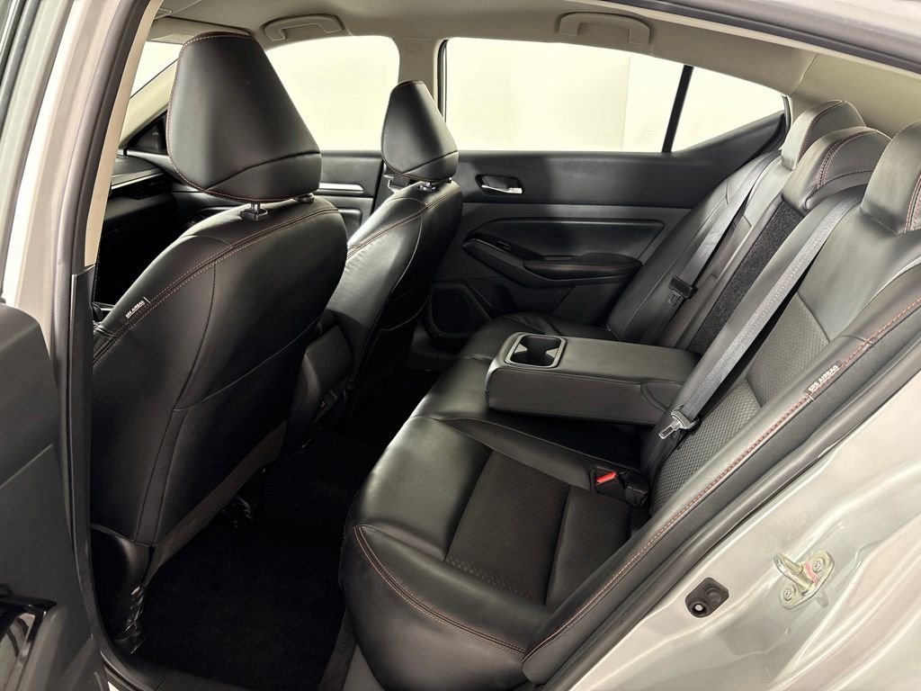 Used 2024 Silver Nissan 2.5 SR image 25
