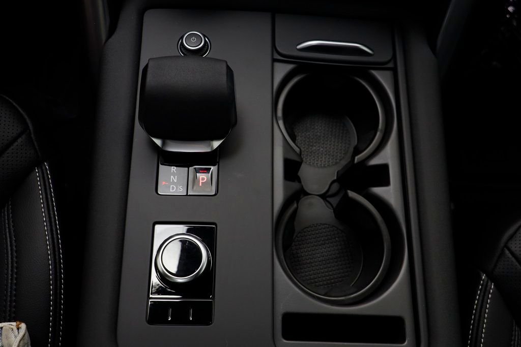 New 2025 Eiger Grey LAND ROVER S image 14