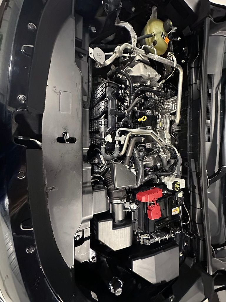Used 2025 Silver Mitsubishi  image 40