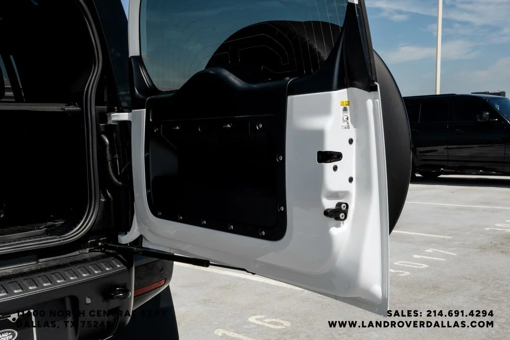 New 2026 Fuji White Land Rover X-Dynamic SE image 53