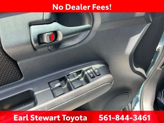 Used 2009 Green Scion Base image 24