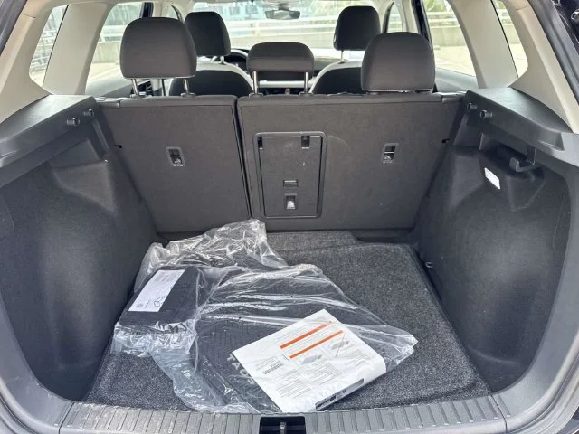 New 2026 Black Volkswagen 1.5T S image 5