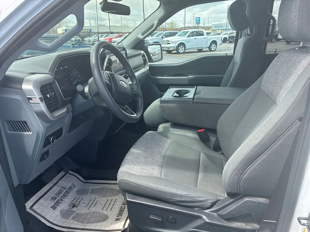 Used 2023  Ford XLT image 19