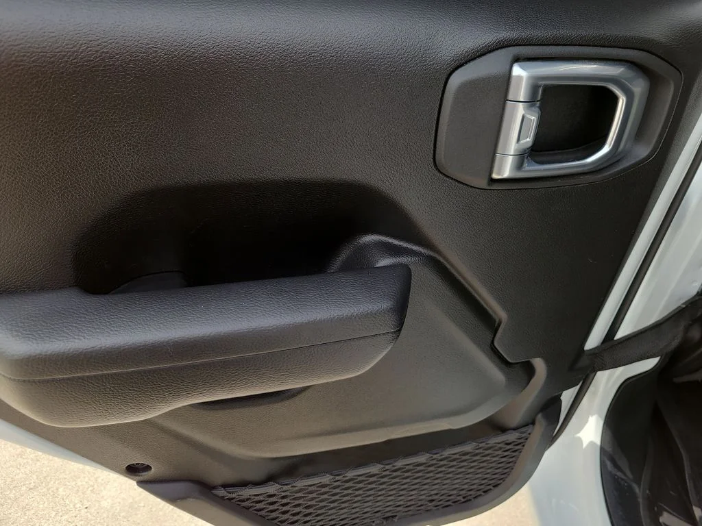 Used 2024 White Jeep Sport S image 14
