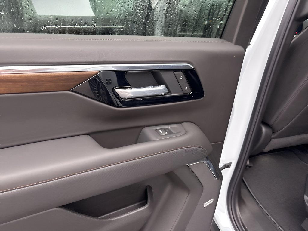 2026 Chevrolet Suburban High Country - Photo 15