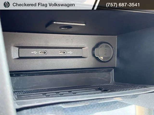 Used 2025 Platinum Gray Metallic Volkswagen 1.5T SE image 38
