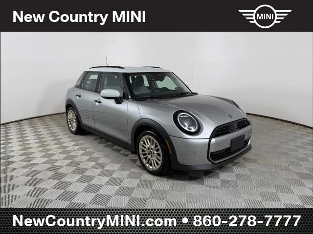 2025 MINI Hardtop Cooper S Signature's photo