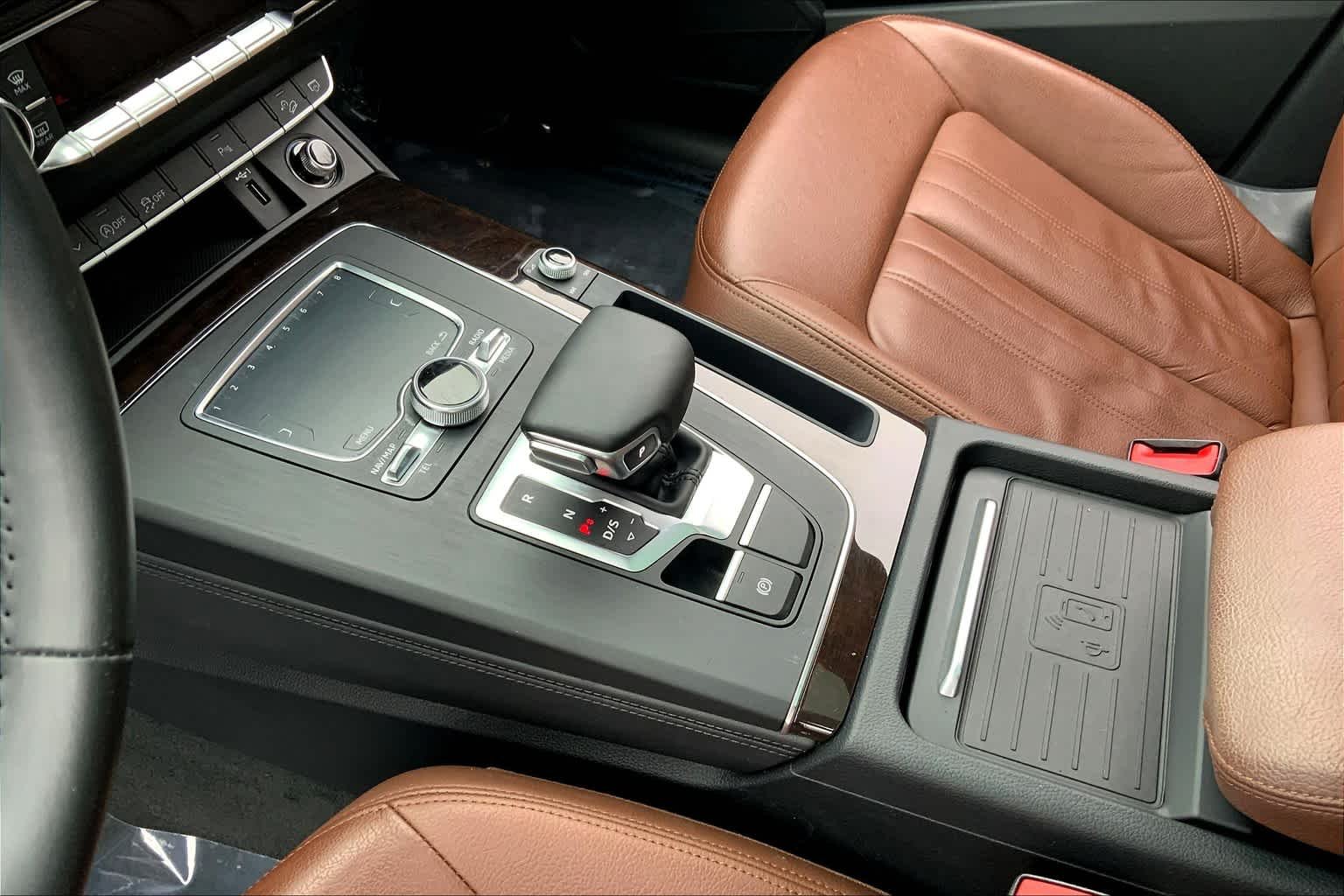 Used 2019 Mythos Black Metallic Audi Premium Plus image 17