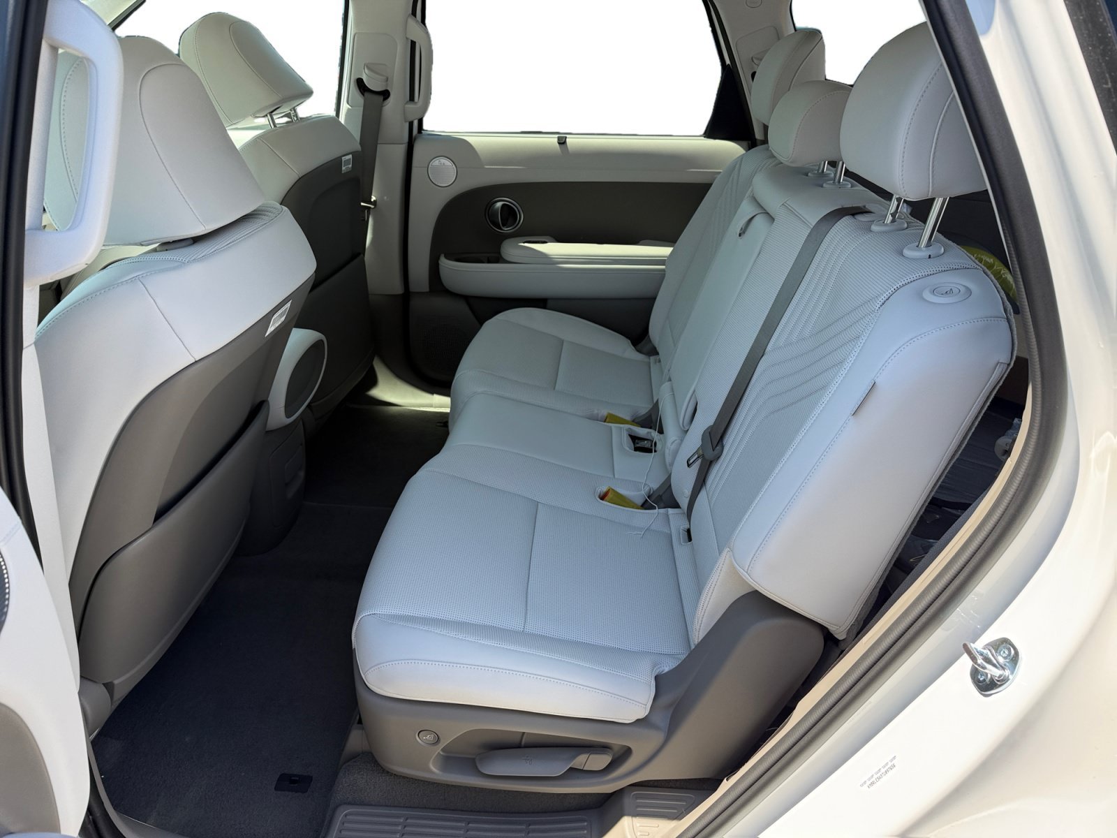 New 2026 Creamy White Pearl Hyundai SEL 8P image 16
