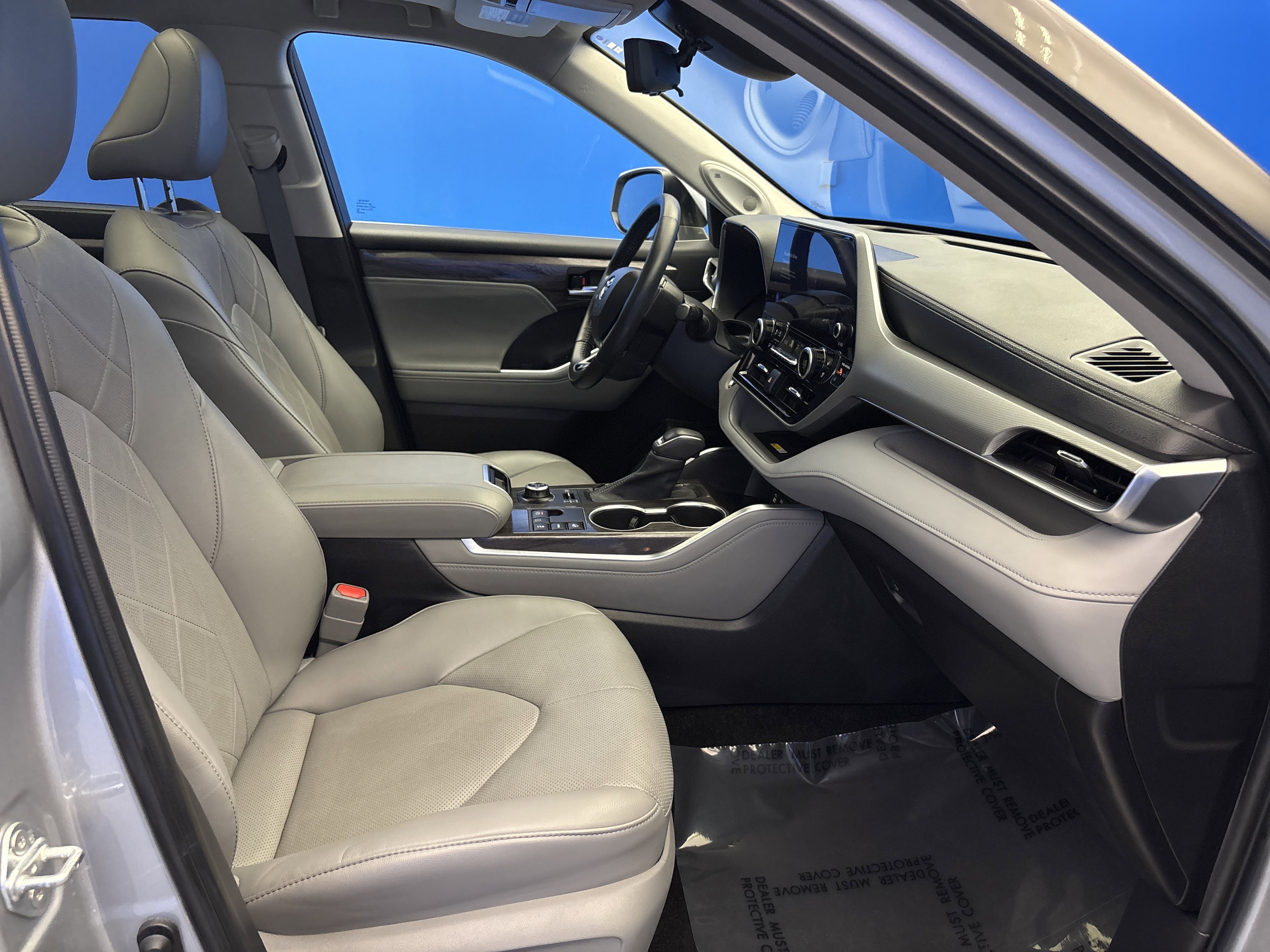 Used 2023 Celestial Silver Metallic Toyota Platinum image 23