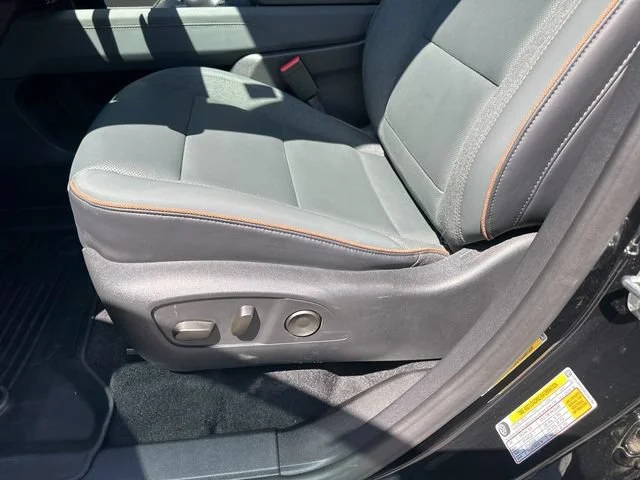 2025 GMC Acadia AT4 - Photo 11