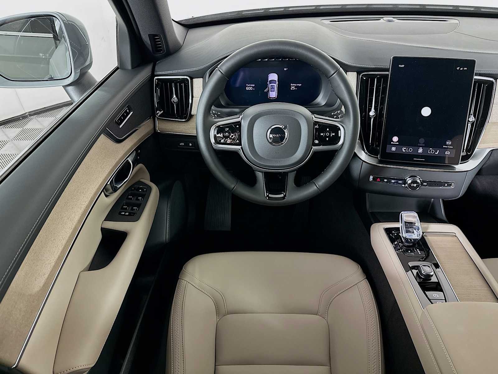 New 2026 Vapour Grey Volvo Plus image 20