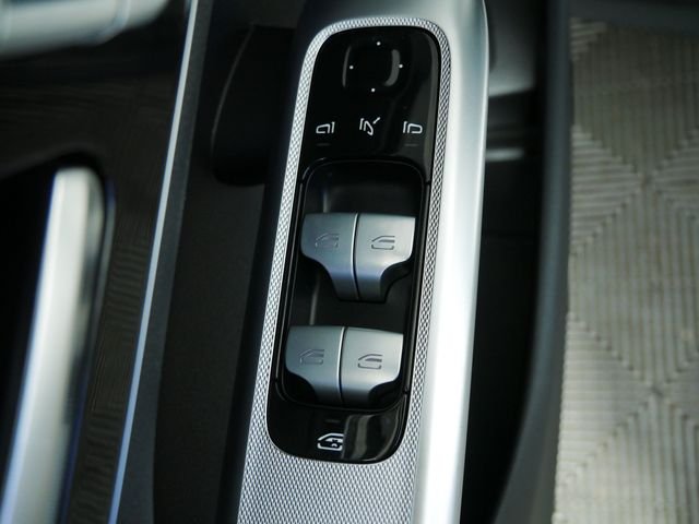 Certified Used 2023 White Mercedes-Benz GLC 300 image 21