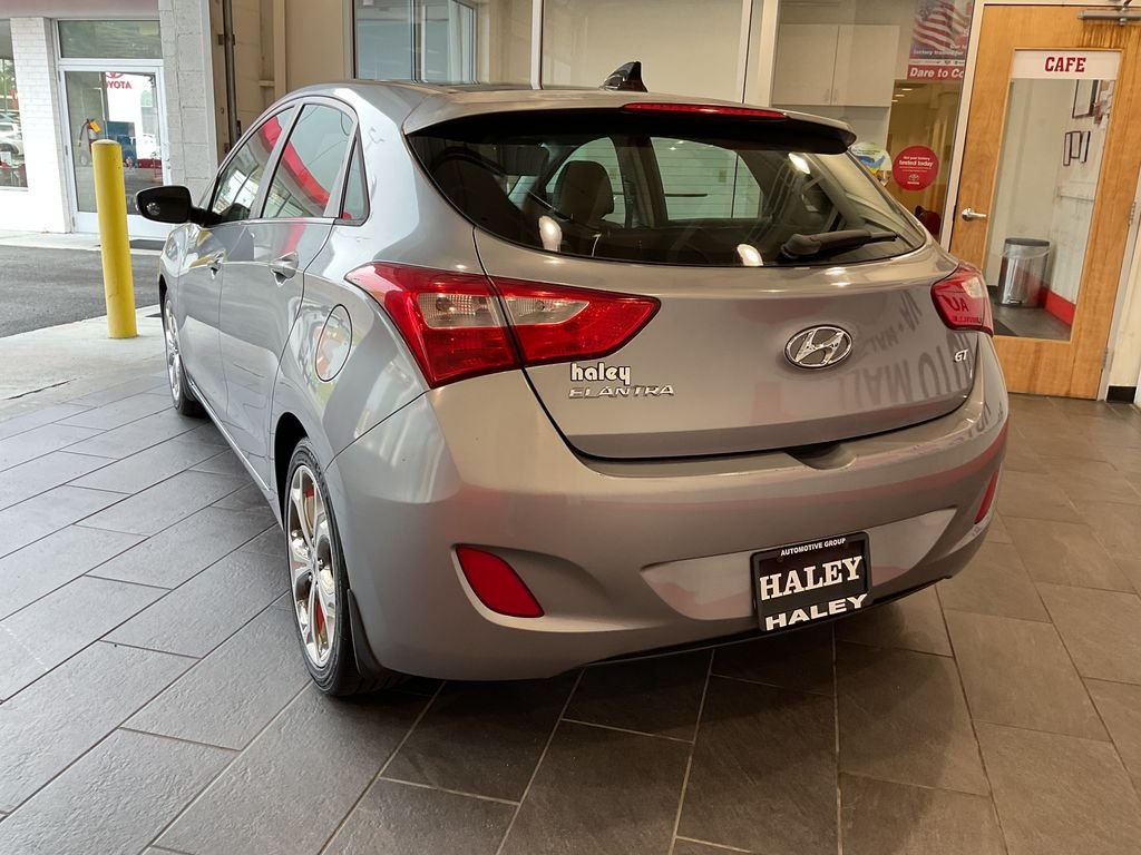 Used 2013 Gray Hyundai Base w/Blue image 6