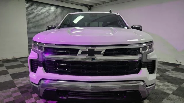 Used 2026 White Chevrolet LT image 3