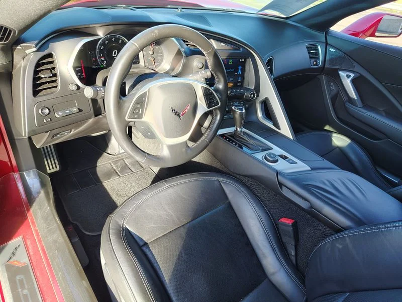 Used 2015 Red Chevrolet Stingray image 17