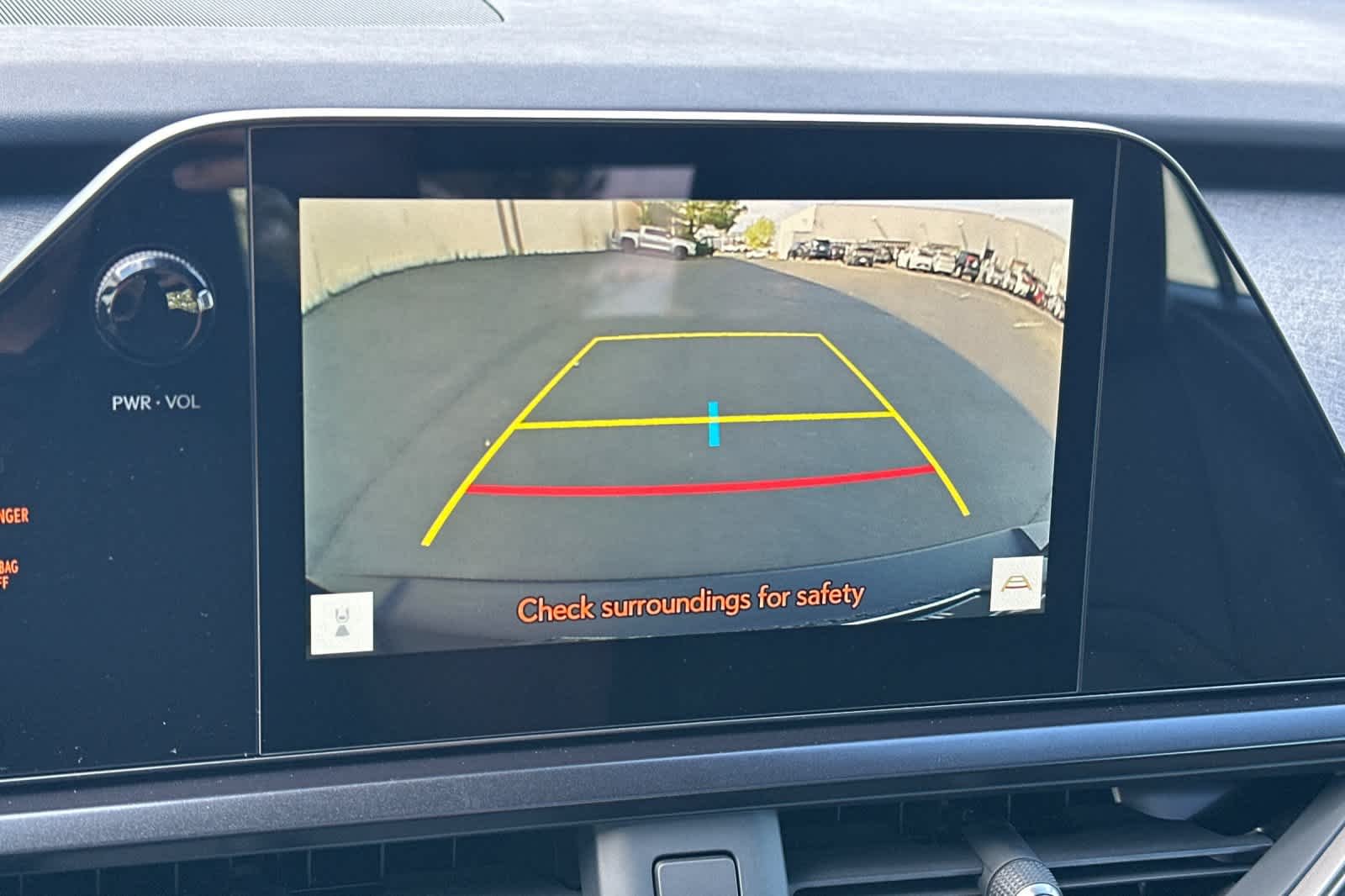 2025 Lexus UX 300h Premium - Photo 12