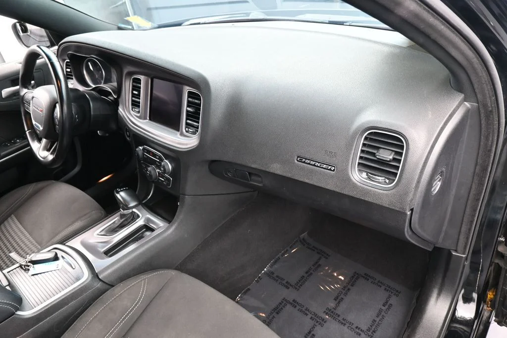 Used 2023 Pitch Black Clearcoat Dodge SXT image 38