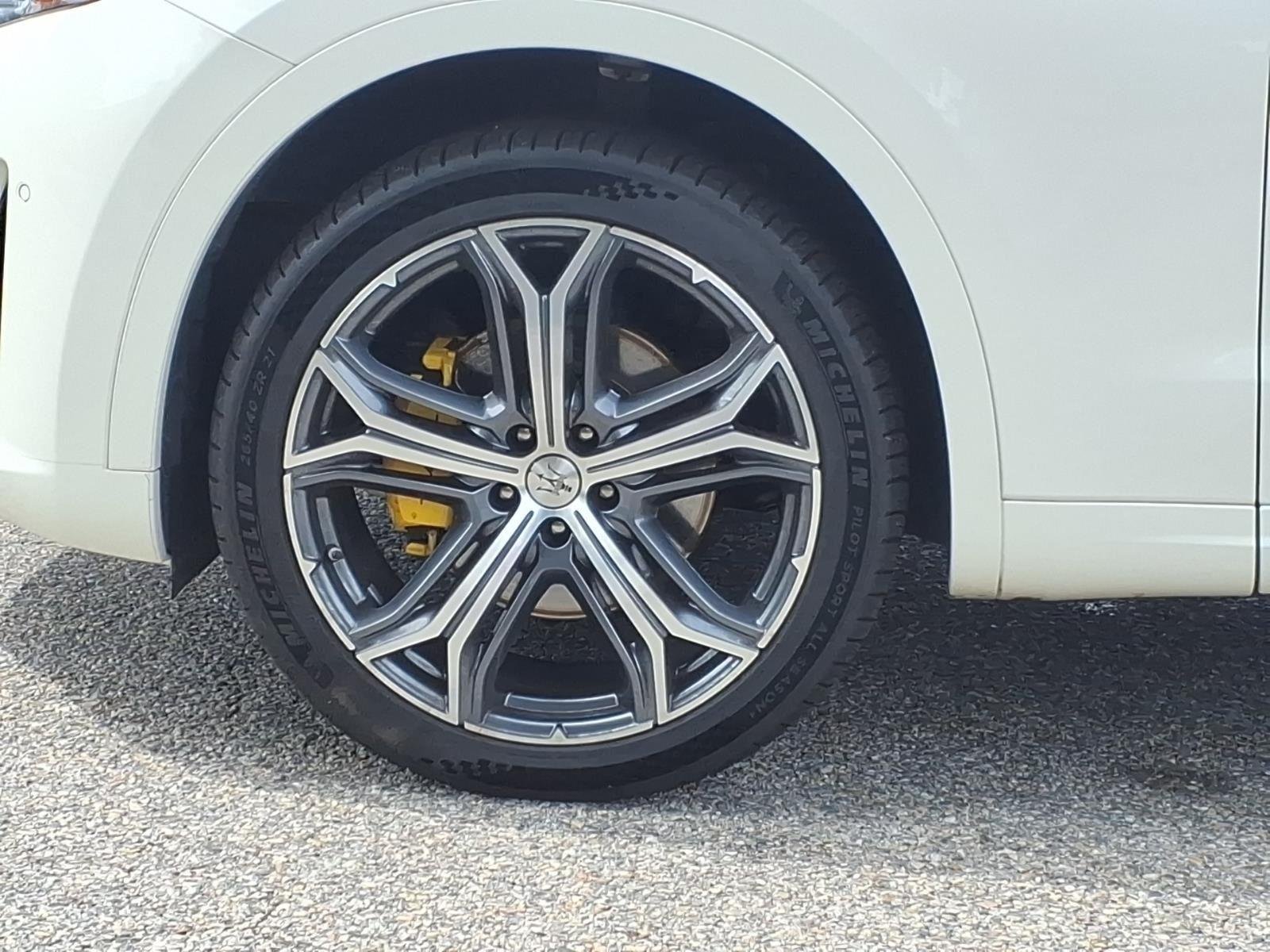 Used 2022 Bianco Maserati GT image 11