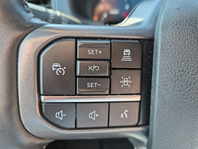 Certified Used 2024  Ford Lariat image 19