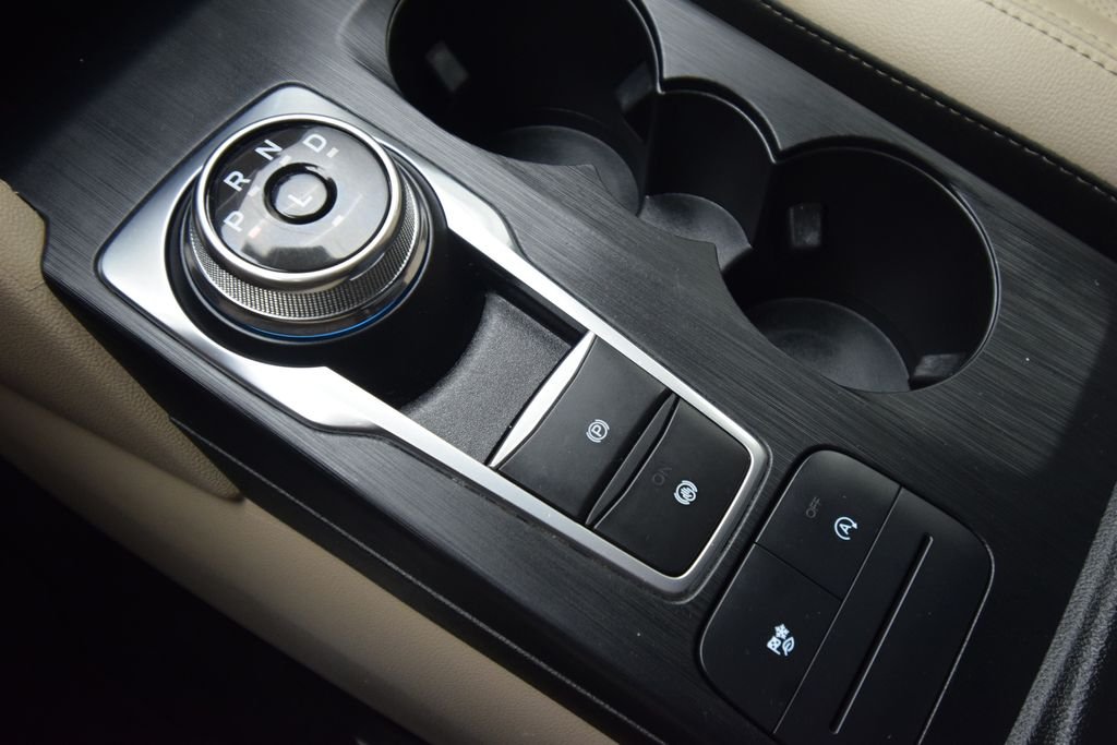 Used 2022 Black Metallic Ford SEL image 24