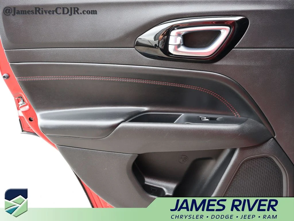 2025 Jeep Compass Trailhawk - Photo 16