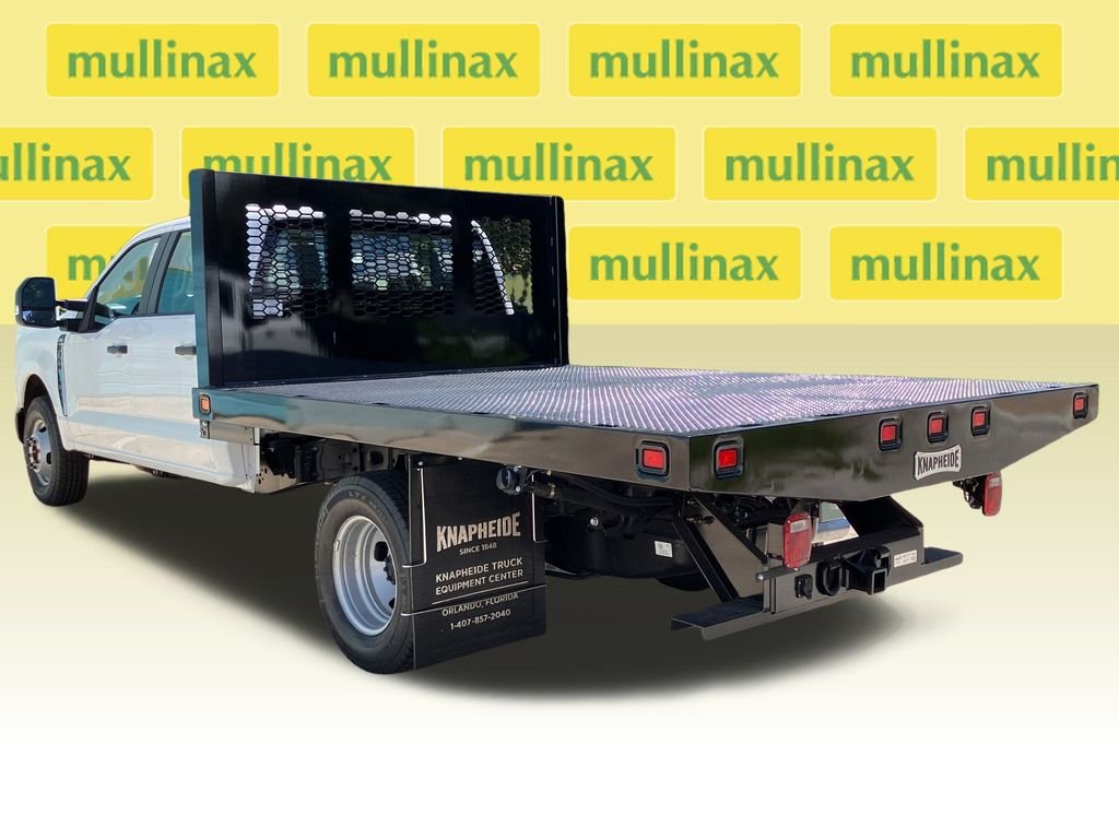 2025 Ford F-350 Super Duty Chassis Cab XL - Photo 11