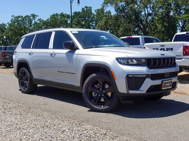 New 2026 Silver Zynith Jeep Limited image 5