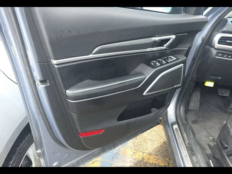 Used 2021 Everlasting Silver Kia S image 27