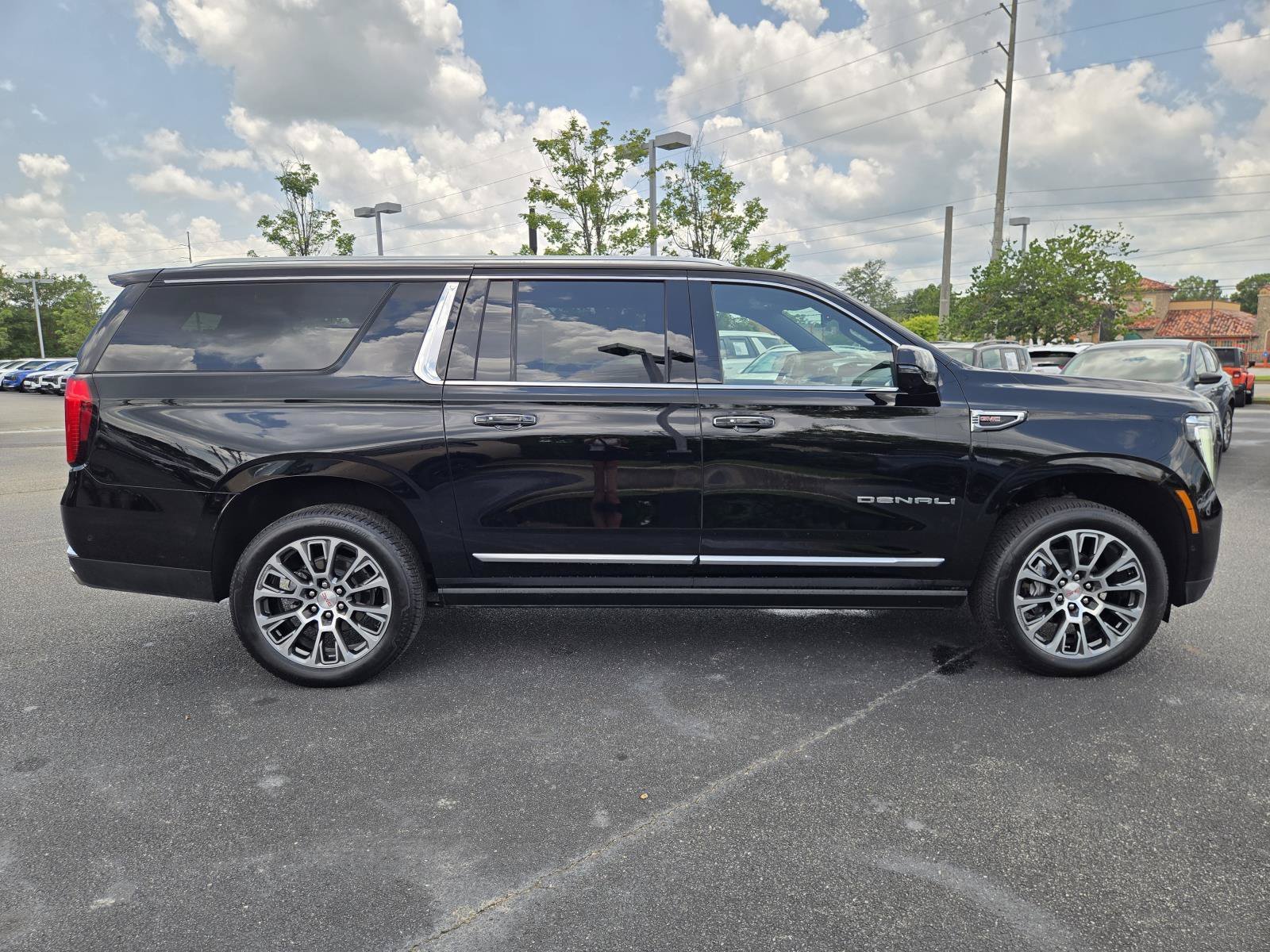 Used 2026 NOIR ONYX GMC Denali image 6