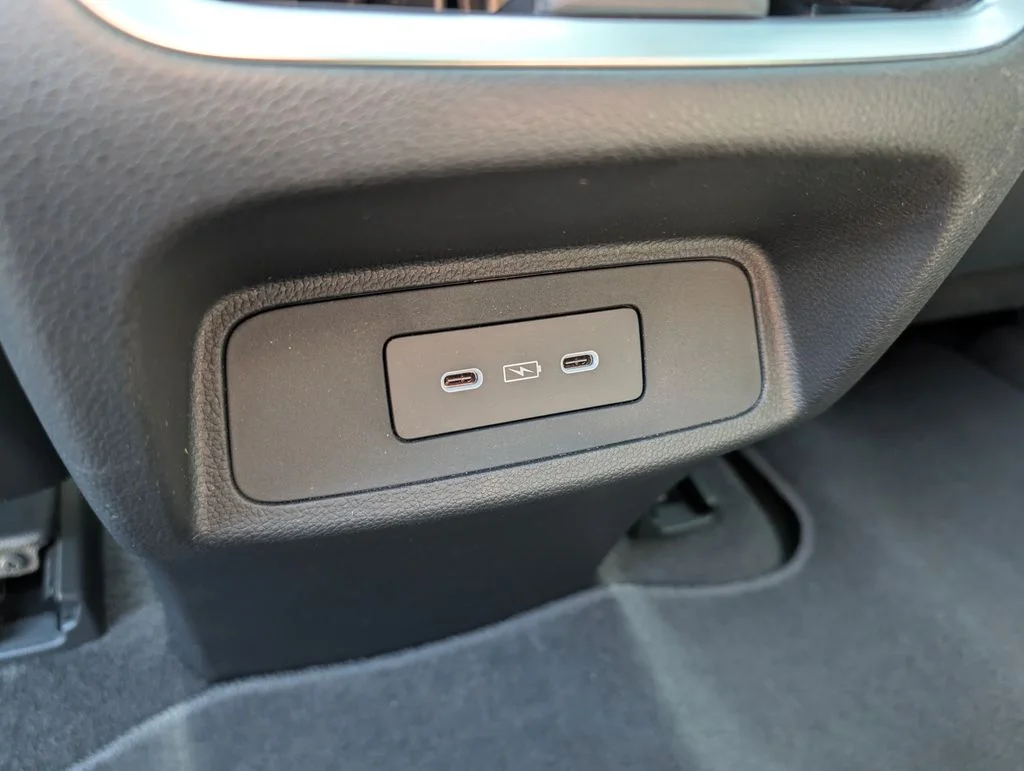 Used 2025  Acura Technology Package image 16