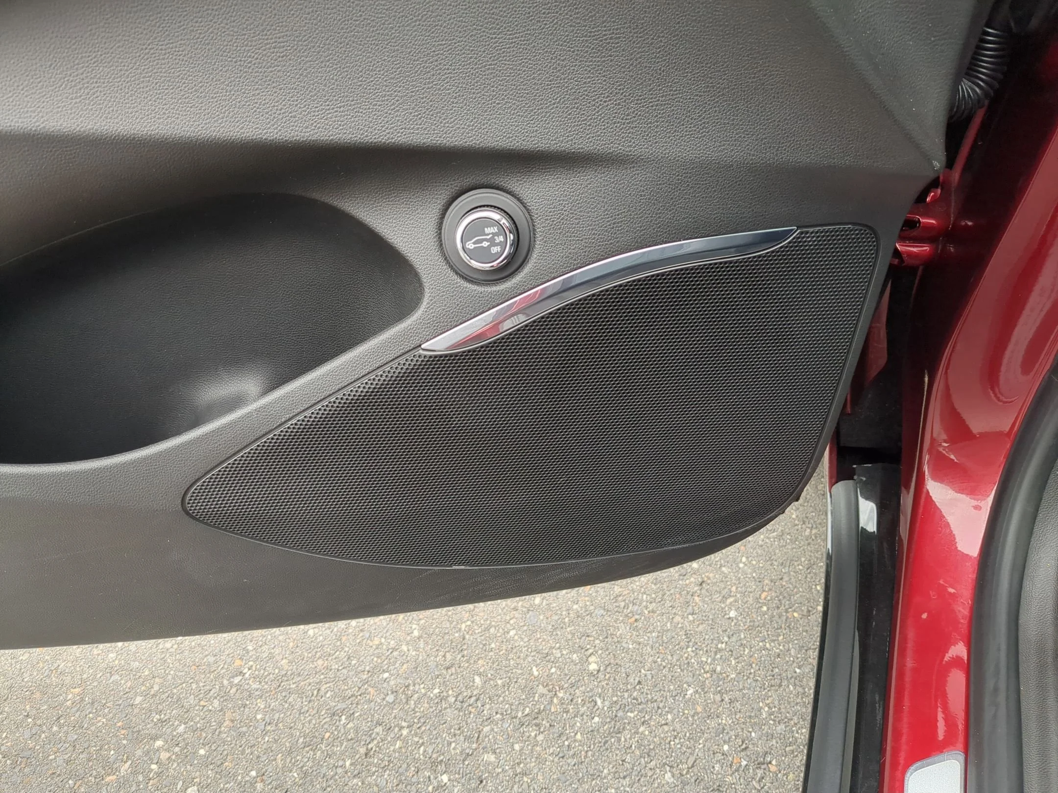 Used 2023 Cherry Red Tintcoat Buick Essence image 22