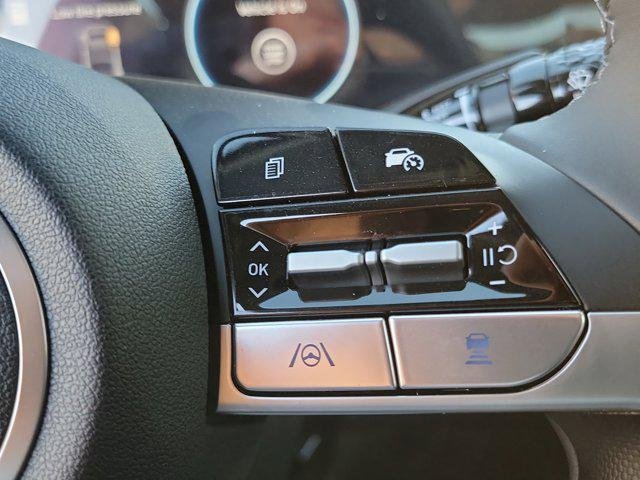 2025 Hyundai Elantra SEL - Photo 6
