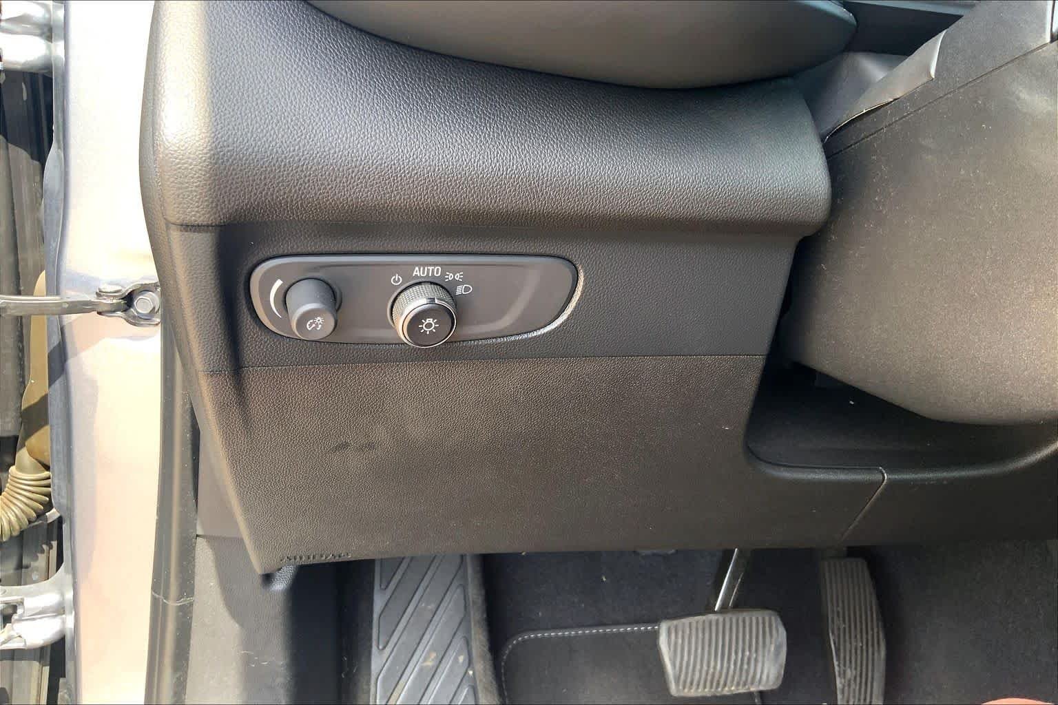 2022 Buick Envision Essence - Photo 33