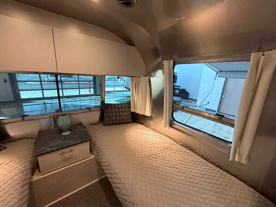 Used 2025 SILVER AIRSTREAM  image 25